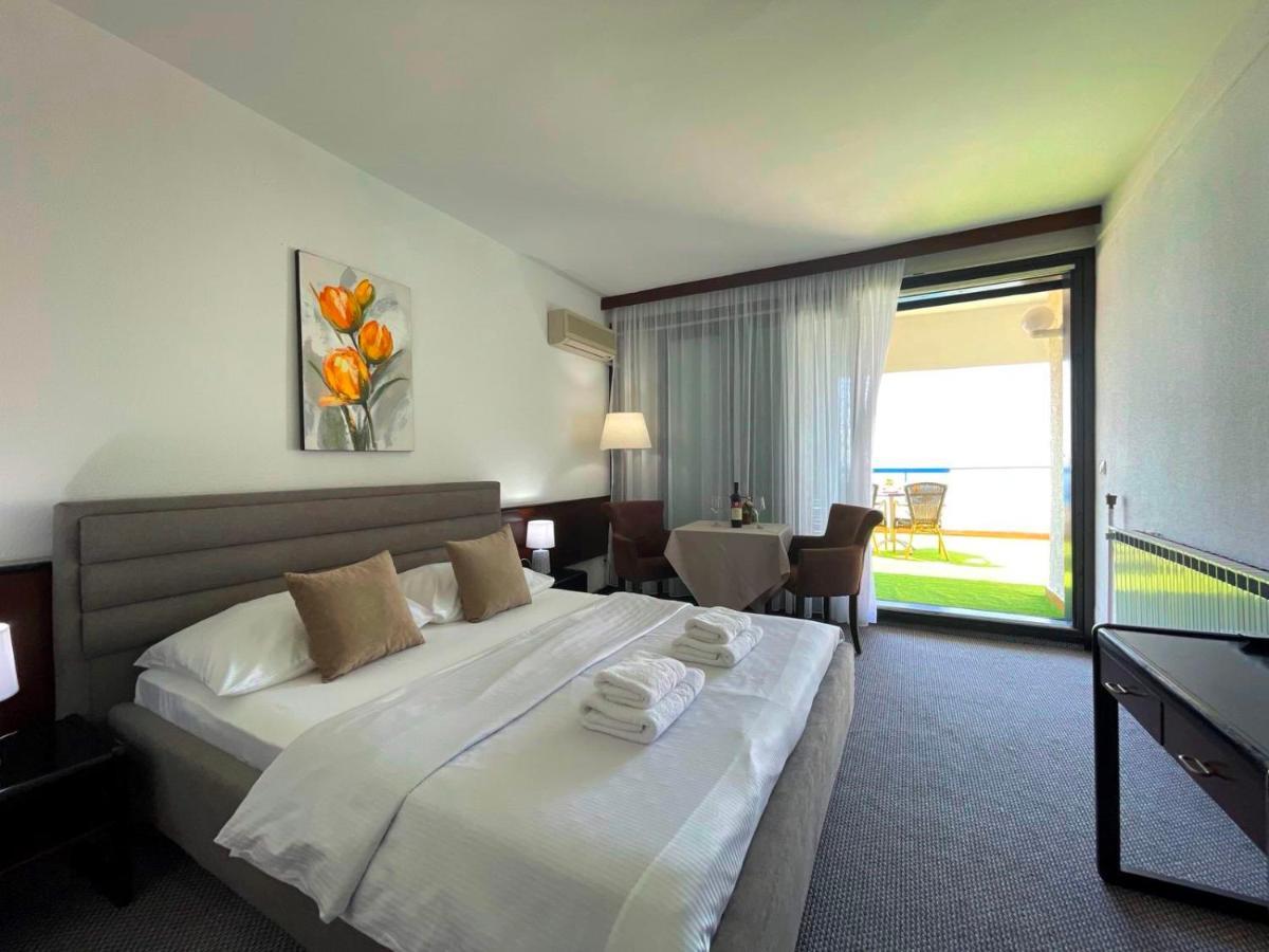 Corpus A - Hotel Albatros Ulcinj Extérieur photo